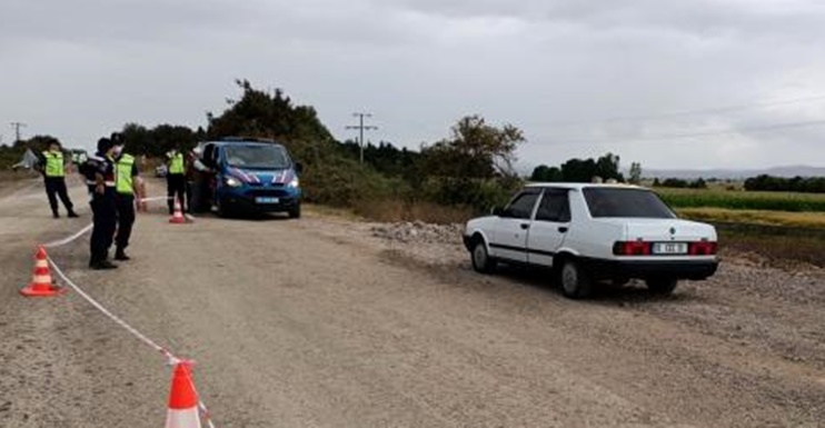 Gönen’in Gündoğan mevkisinde otomobil