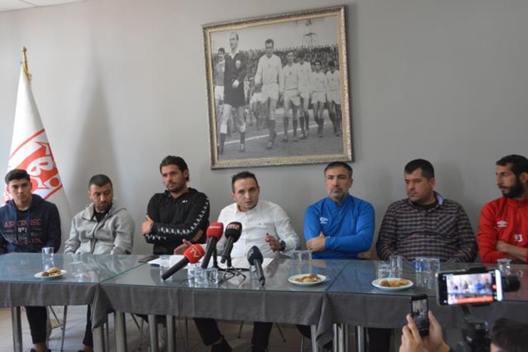 Yönetim kurulu üyeleri, futbolcular