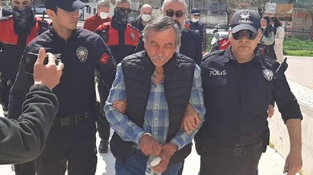 Edremit’te otomobilde tartıştığı oğlu