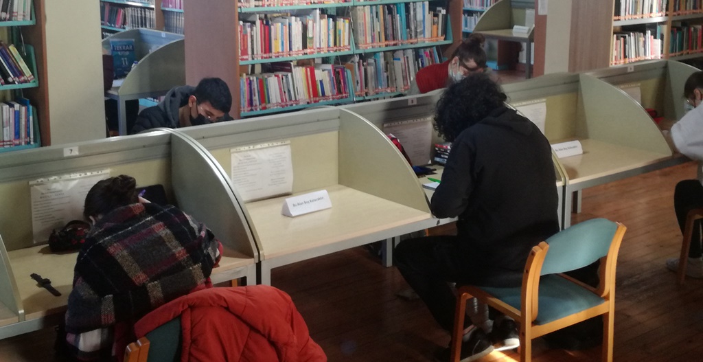 Bandırma İlçe Halk Kütüphanesi