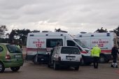Otomobil ambulansa çarptı:3 yaralı