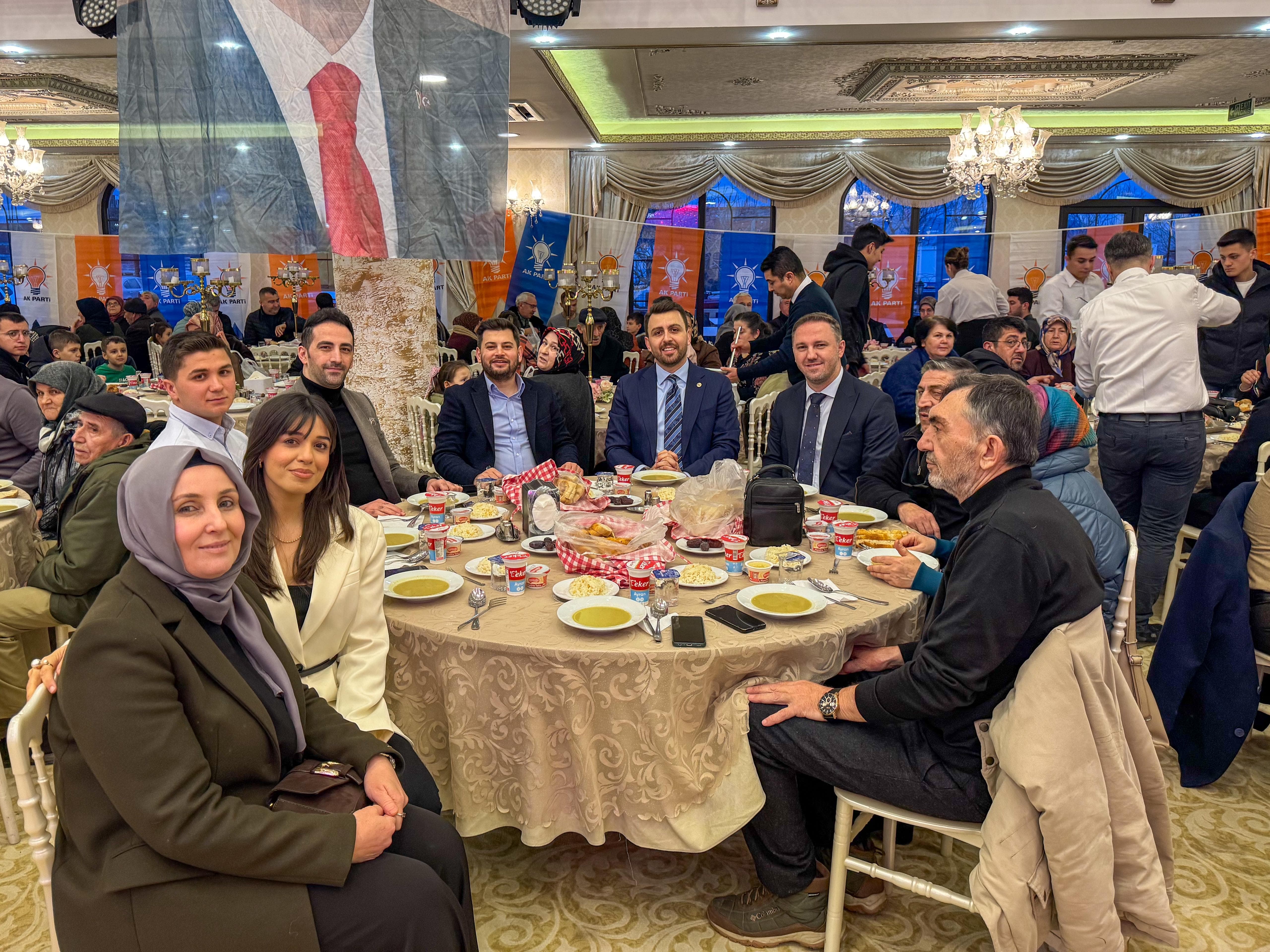 Öztaylan’dan Balıkesir’de; Teşkilat, Gençlik ve Sağlık Çalışanlarıyla Ramazan Buluşmaları