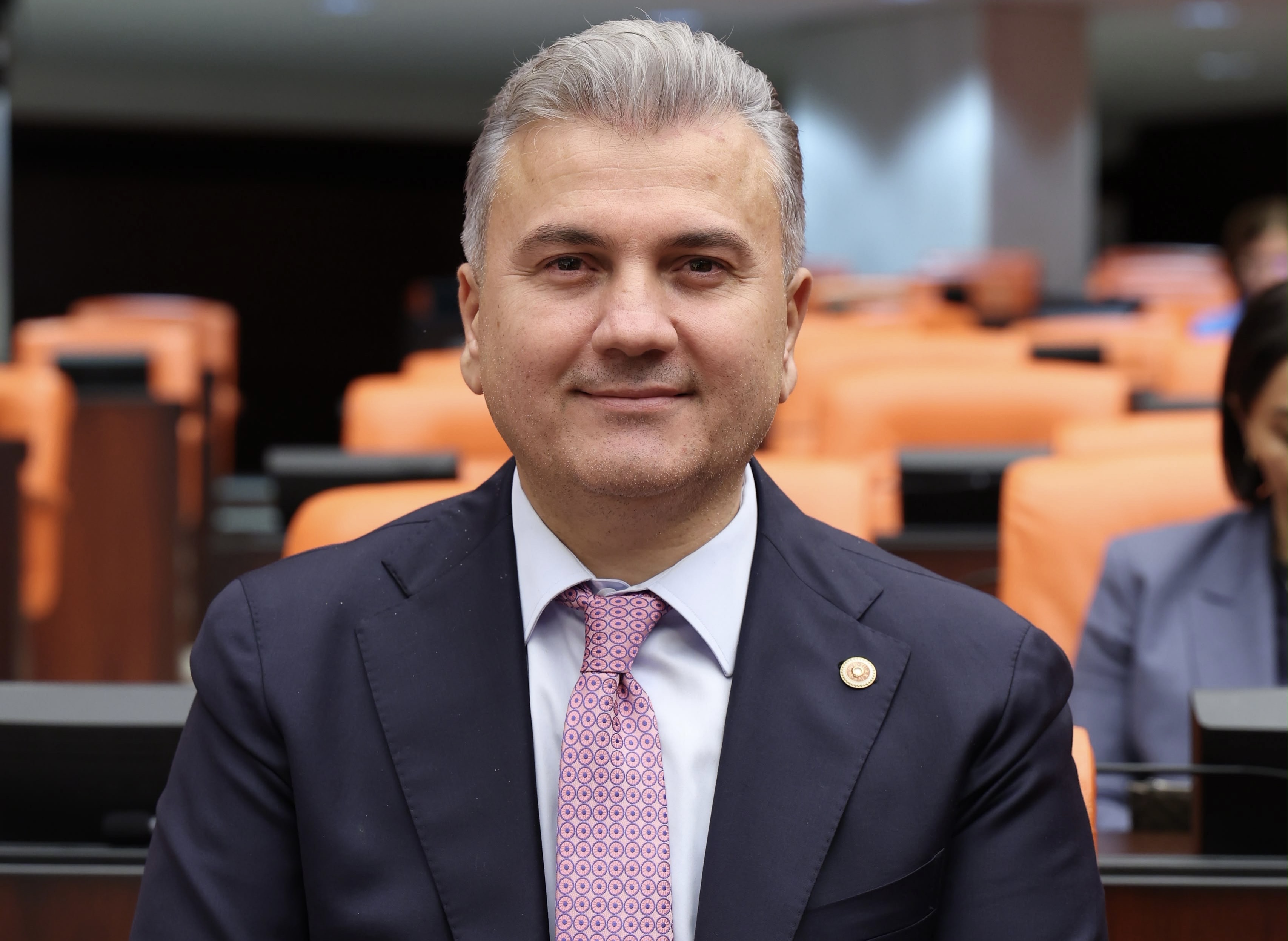 CANBEY İVRİNDİ’DE: BİR YANDA YOL, BİR YANDA SAĞLIK YATIRIMI AK