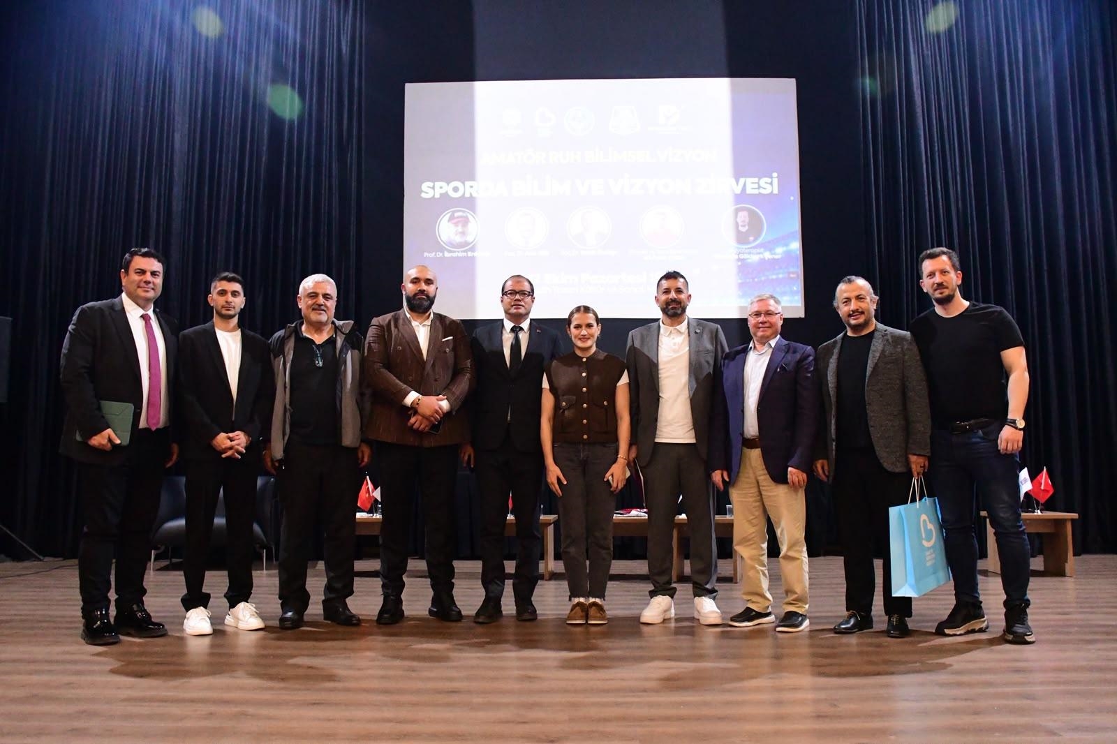 Balıkesir Büyükşehir Belediyesi’nin ev sahipliğinde Salih Tozan Kültür ve Sanat