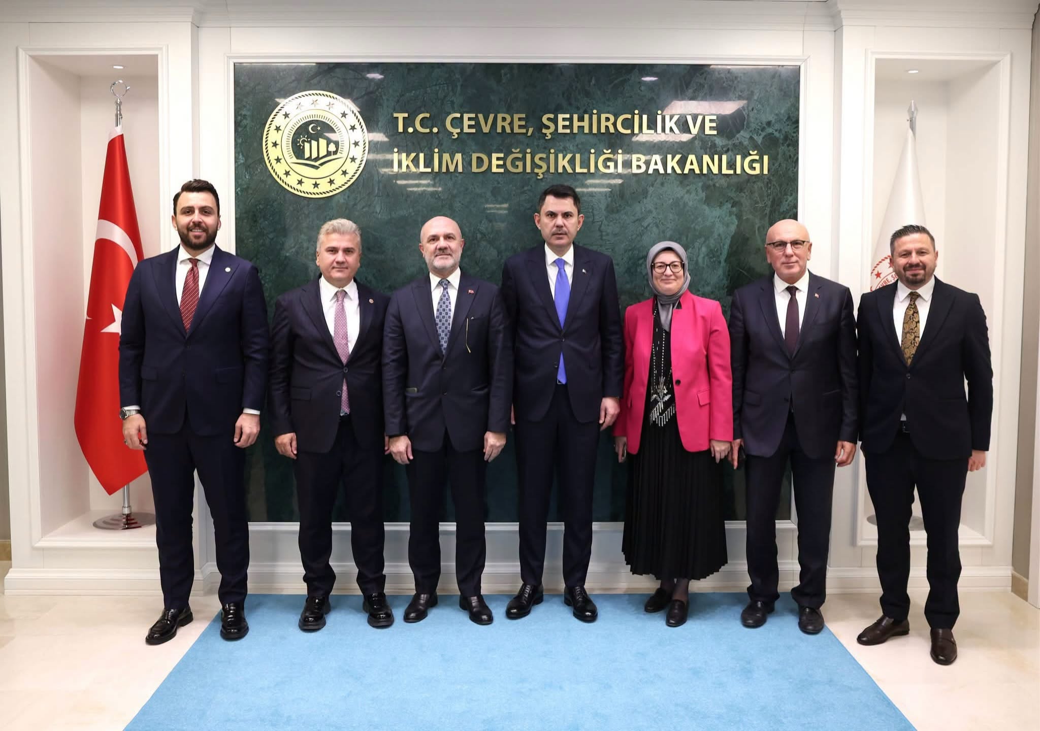 Geçtiğimiz günlerde düzenlenen törenle AK Parti'ye katılan Aydın Dincer ,Çevre,